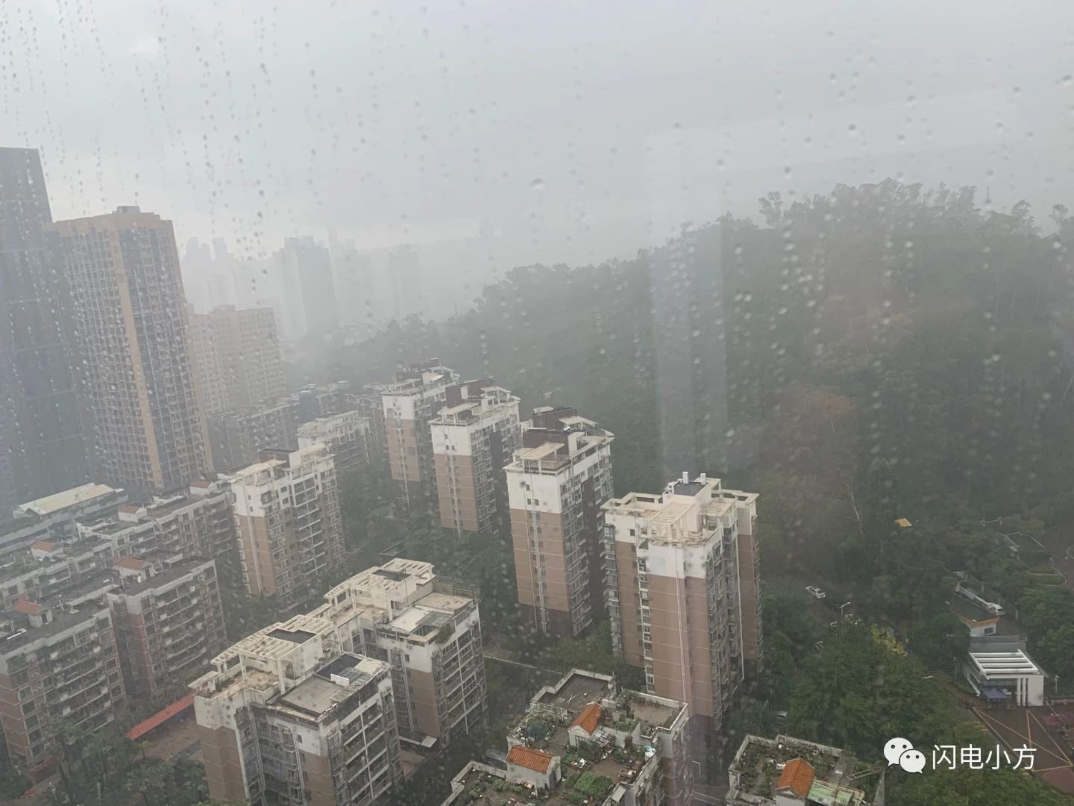 盛夏暴雨